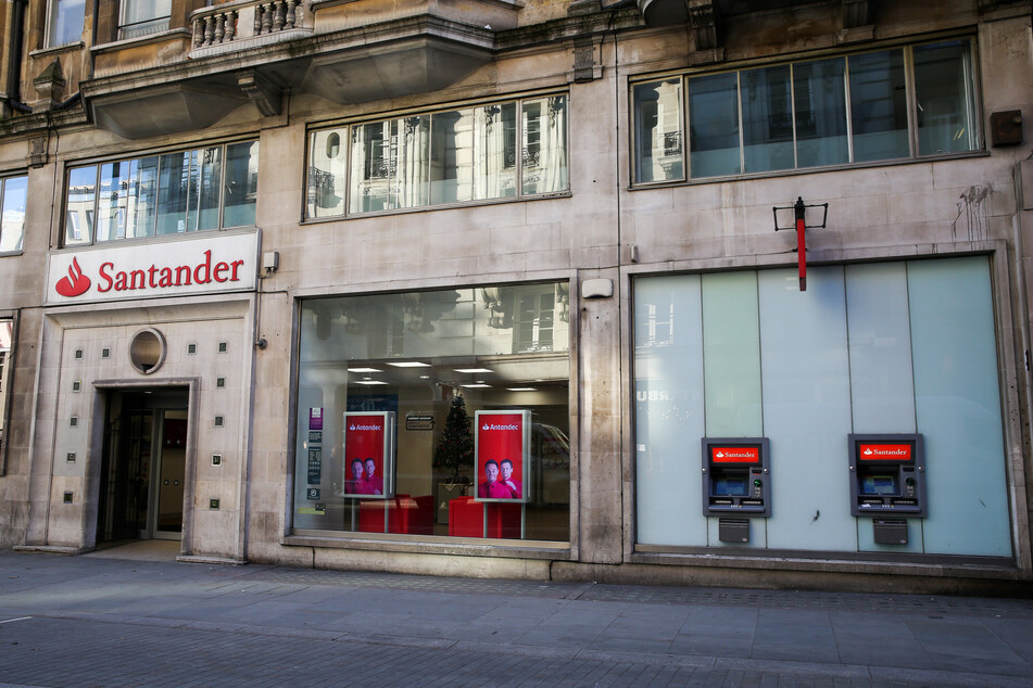 A branch of Santander on Oxford Street in London.