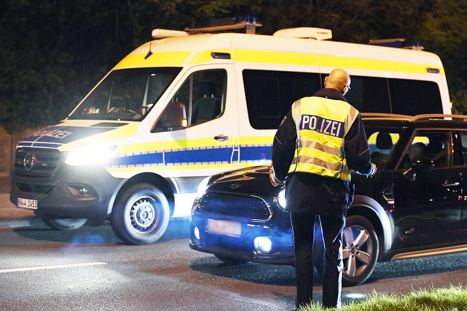Bei einer Verkehrskontrolle flog der Schwindel auf. (Symbolbild)