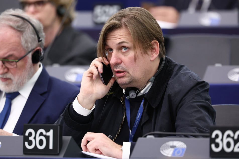 Die Luft wird dünn für den AfD-Europa-Abgeordneten Maximilian Krah (47).