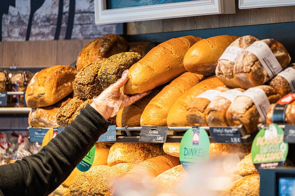 Eine Bäckerei hatte zuvor geviertelte Brote für mehr Geld verkauft, als wenn sich die Kunden einen kompletten Laib gekauft hätten. (Symbolbild)