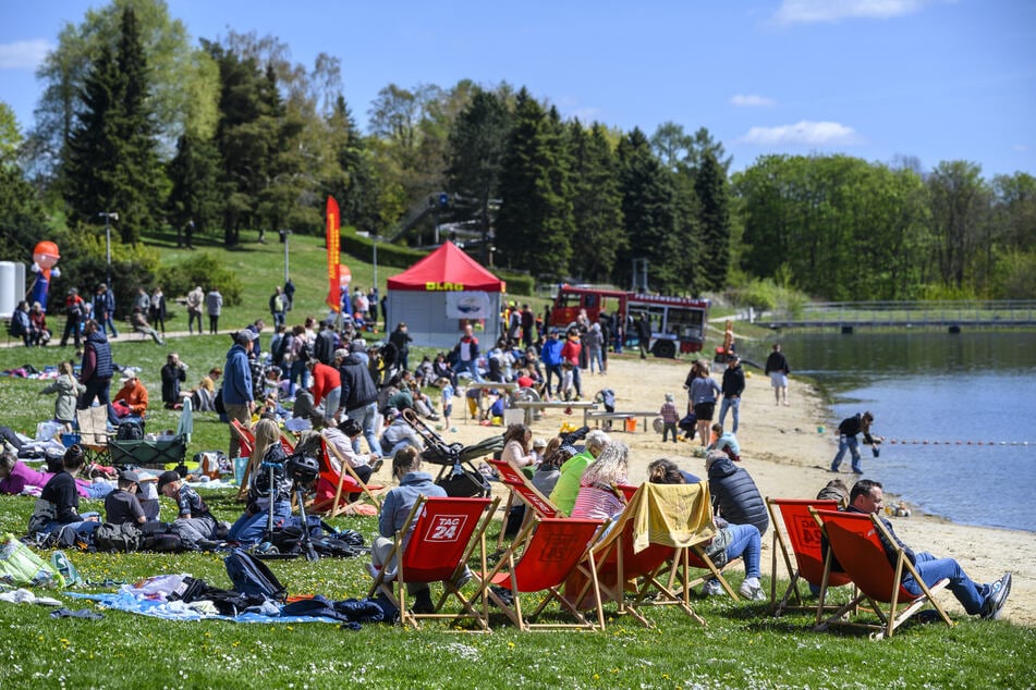 Beim Familienfest zur Saisoneröffnung genossen viele Chemnitzer gestern die Sonne.