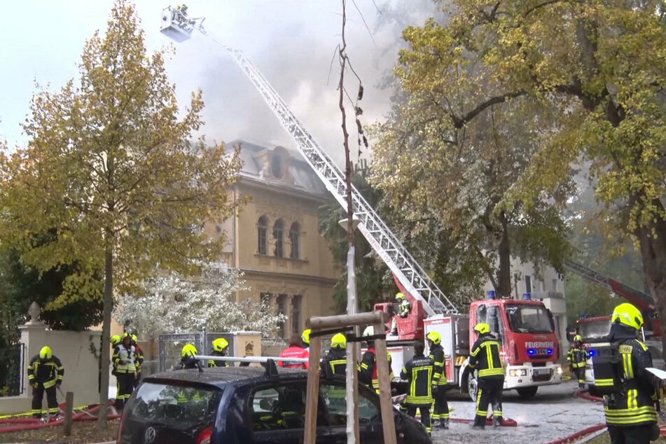 Feuerwehrleute mussten in Potsdam zu einem Großeinsatz ausrücken.