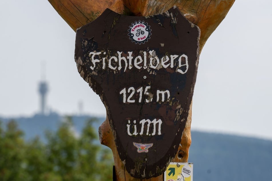 Sachsens höchster Berg liegt 1215 Meter über dem Meeresspiegel.