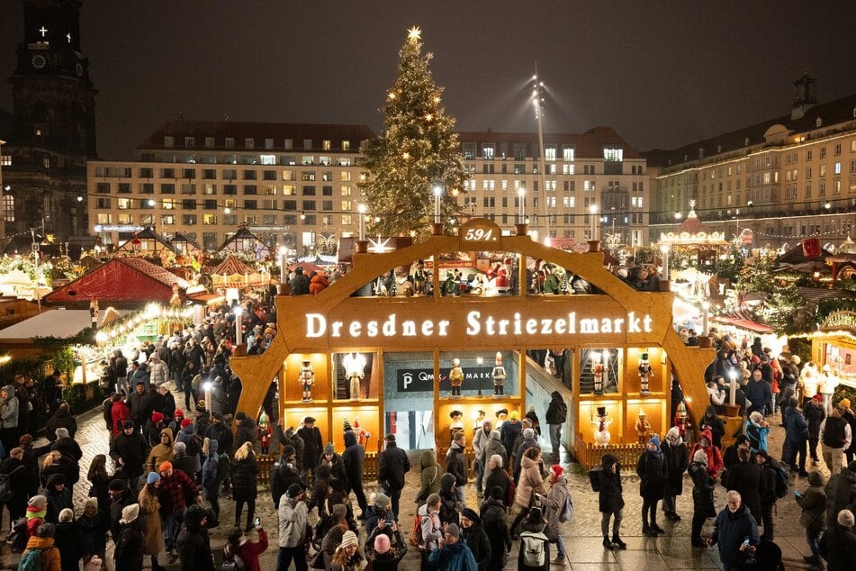 Dresden: Weihnachtszeit rückt immer näher: Stadt sucht Händler für den Striezelmarkt