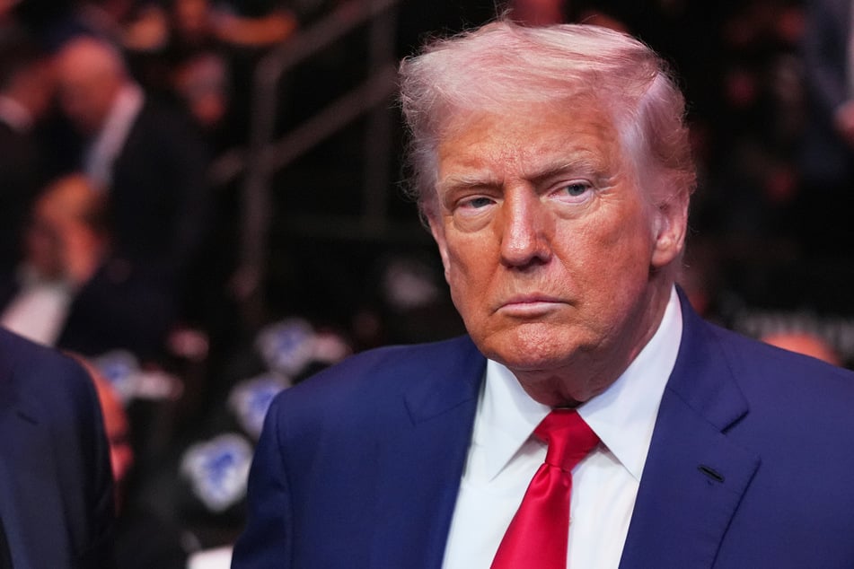 Nach den israelischen Angriffen auf den Iran meldet sich nun auch US-Präsident Donald Trump zu Wort und droht mit einem "noch brutaleren" Angriff.
