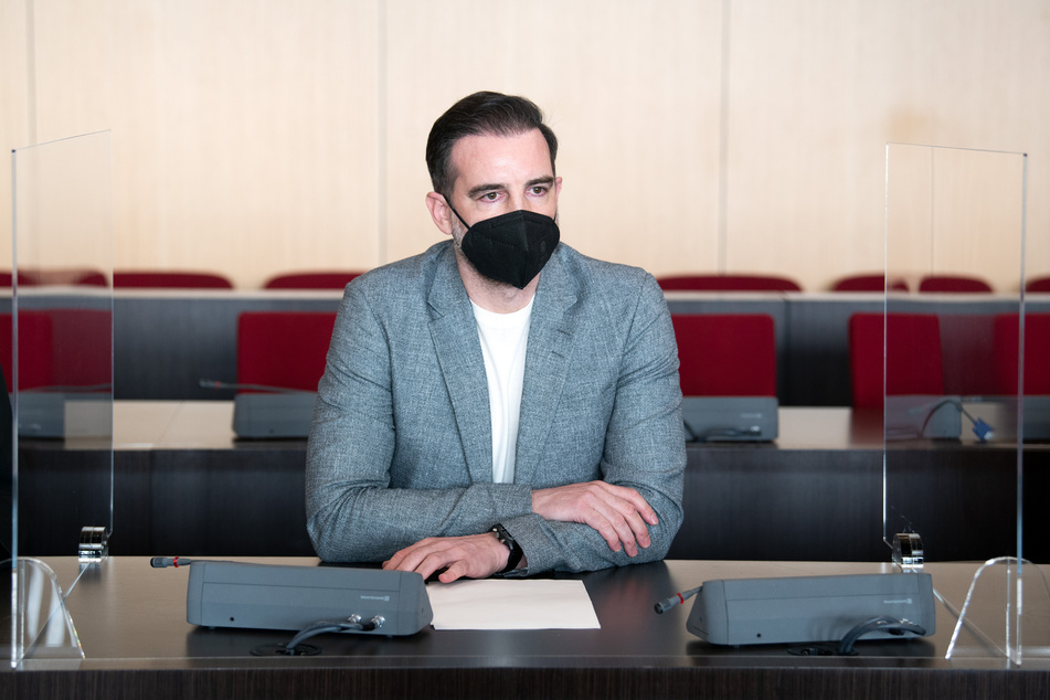 Metzelder zeigte während des Prozesses Reue und kündigte an, sämtliche Auszeichnungen zurückzugeben.