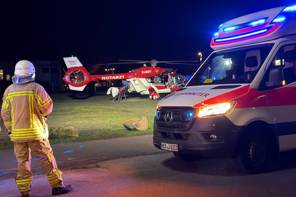 Ein Mädchen (†1) wurde nach seinem Sturz aus einem ersten Stock mit dem Rettungshubschrauber ins Krankenhaus transportiert.