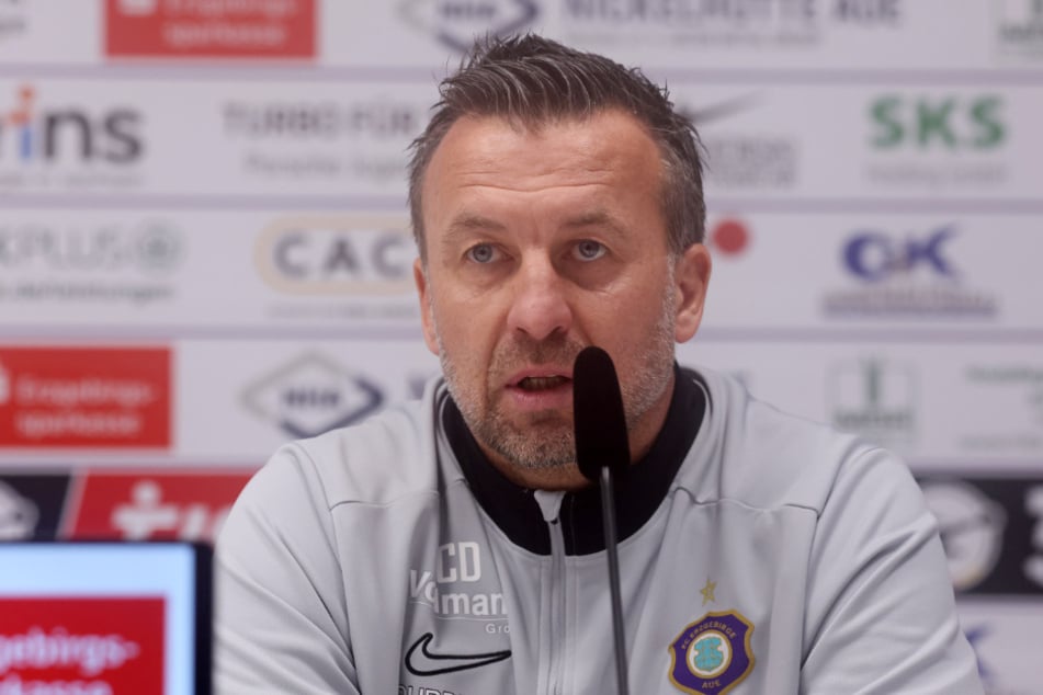 Christoph Dabrowski (47) wartet auf seinen ersten Sieg als FCE-Coach.