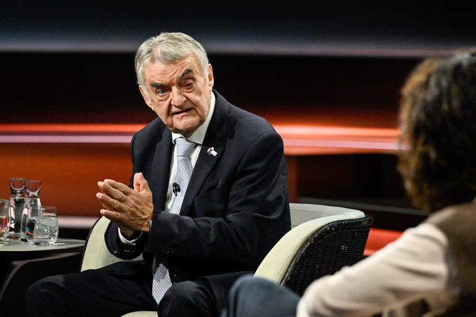 NRW-Innenminister Herbert Reul (73, CDU) war auf der Seite des ZDF-Moderators.