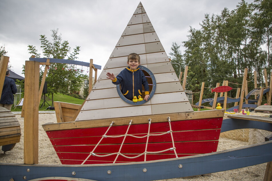 Jacob (5) war eines der ersten Kinder, das die neuen Geräte an der Tauernstraße ausprobierte.