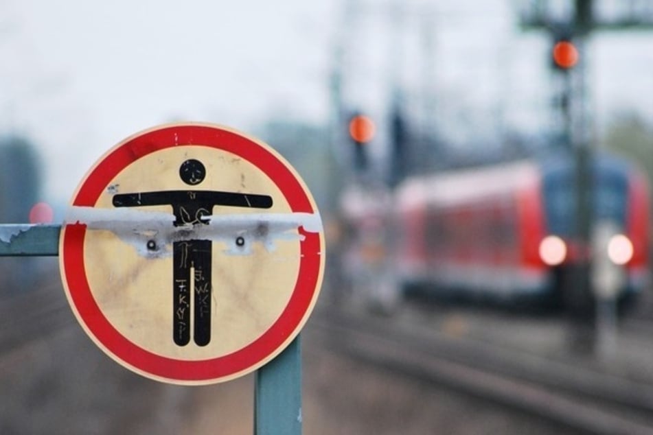 Ein Jugendlicher wurde in München von einem Güterzug erfasst. (Symbolbild)