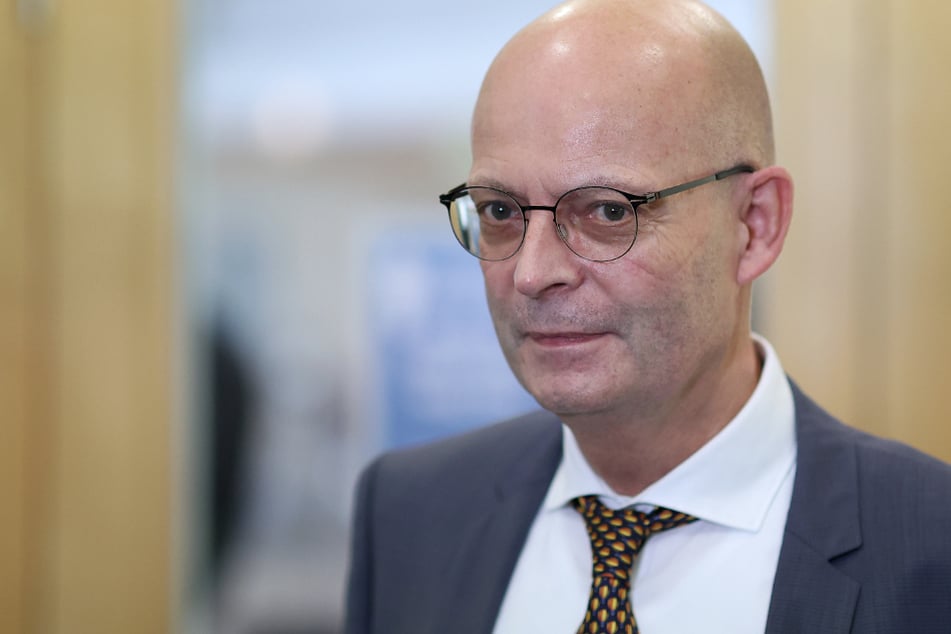 Nach verfrühter Politiker-Impfung: Grüne fordern Halles OB zum Rücktritt auf