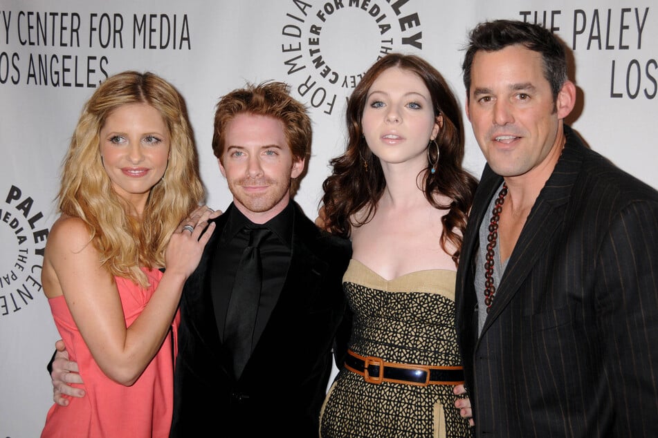 Brendon (r.) an der Seite des Casts von "Buffy – Im Bann der Dämonen". (Archivbild)