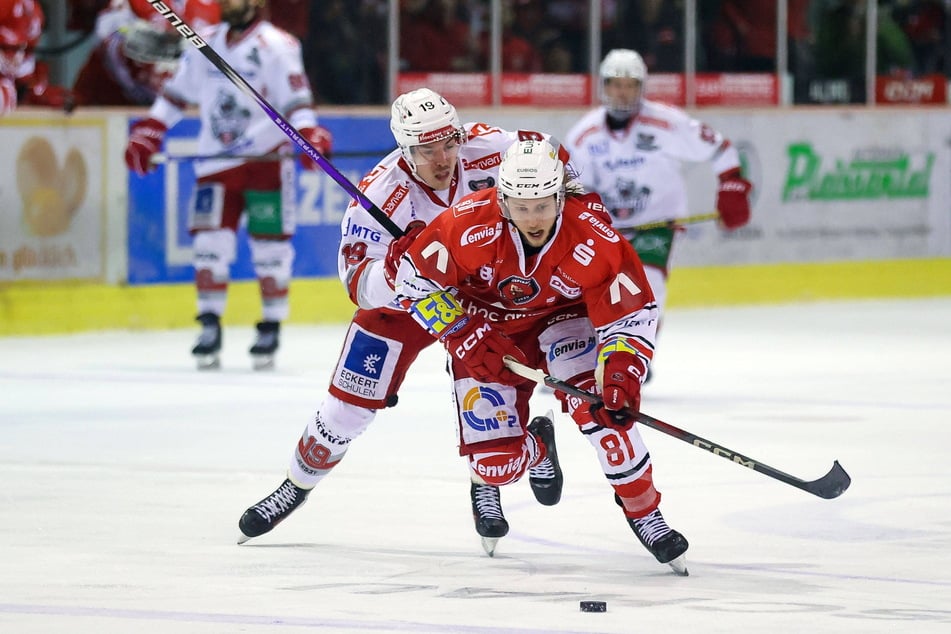 Corey Mackin (30, v.) brachte in den Play-downs die entscheidenden Prozentpunkte mit.