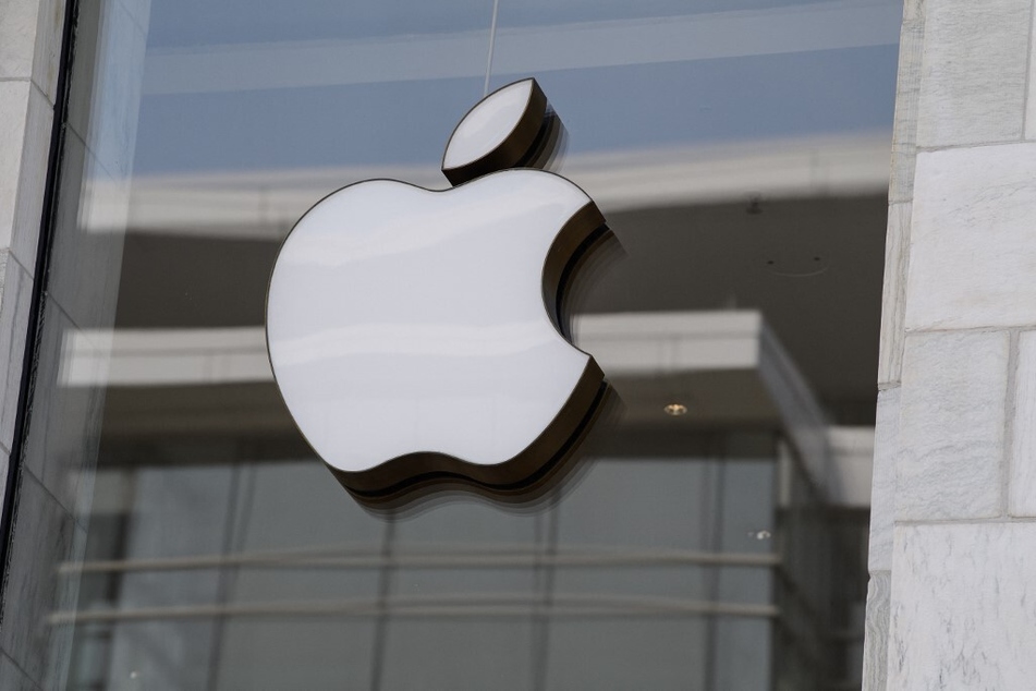 Tech giant Apple has agreed to pay $25 million in a settlement over discriminatory hiring practice allegations.
