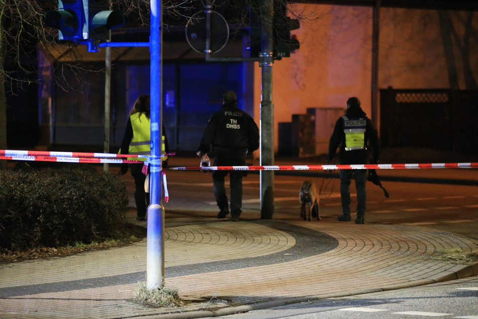 Messerattacke: 15-Jähriger zückt Messer und verletzt Mann schwer am Kopf