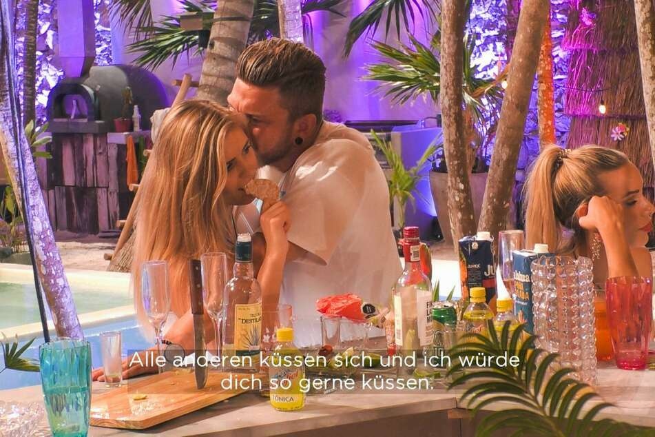 Till Adam (32) versuchte bei "Ex on the Beach", von Hanna einen Kuss zu bekommen.