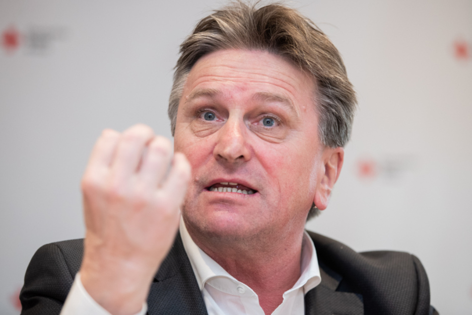 Sozialminister Manne Lucha (60, Grüne). fordert eine entsprechende Empfehlung von der Ständigen Impfkommission (Stiko).