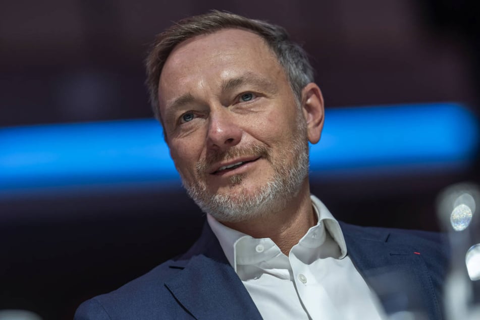 Christian Lindner (47) hat nach seinem Rückzug aus der Politik die Seiten gewechselt und ledert jetzt als Wirtschaftsboss gegen seine ehemaligen Kollegen.