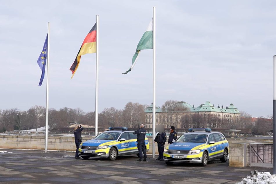 Am Landtag herrschte eine sichtbare Polizeipräsenz.