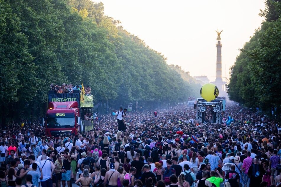 Ob die diesjährige "Rave The Planet"-Parade wie gewohnt stattfinden kann, ist bislang unklar. (Archivfoto)