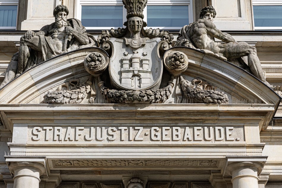 Im Hamburger Strafjustizgebäude beginnt am Freitag ein Prozess, bei dem es um Kriegsverbrechen in Syrien geht.