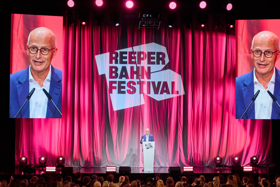 Bürgermeister Peter Tschentscher (58, SPD) eröffnete am Mittwoch das 19. Reeperbahn Festival in Hamburg.