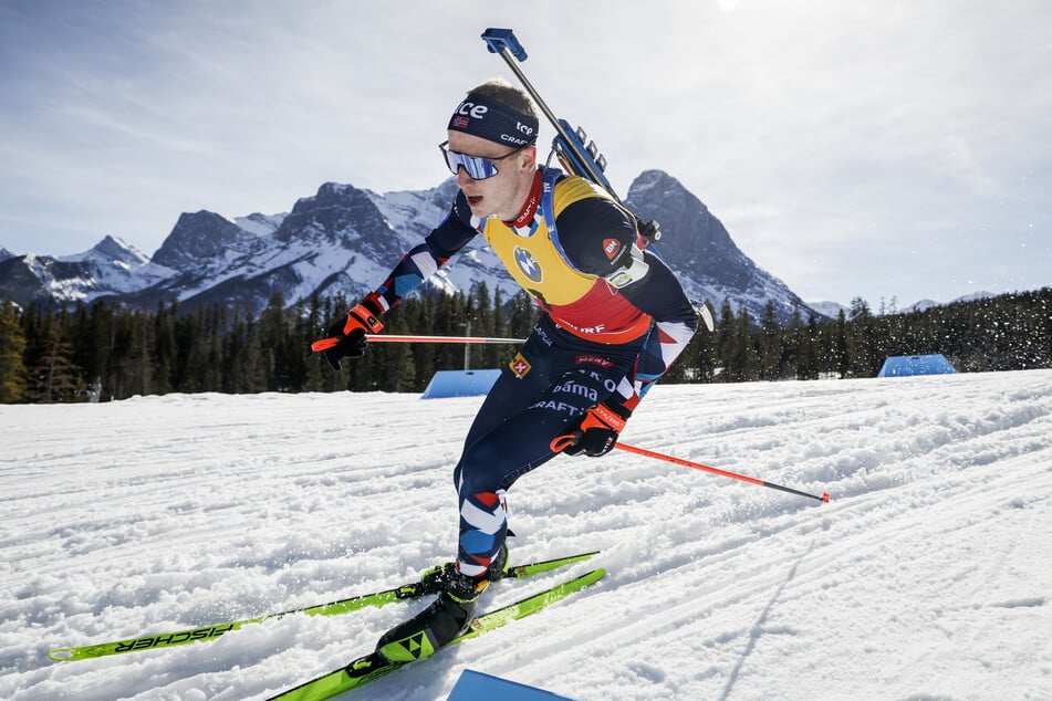 Insgesamt 20 Weltmeistertitel und 76 Weltcup-Sieg in Einzeldisziplinen hat der Norweger bereits gefeiert. Er jagt den Rekord von Ole Einar Björndalen (50).