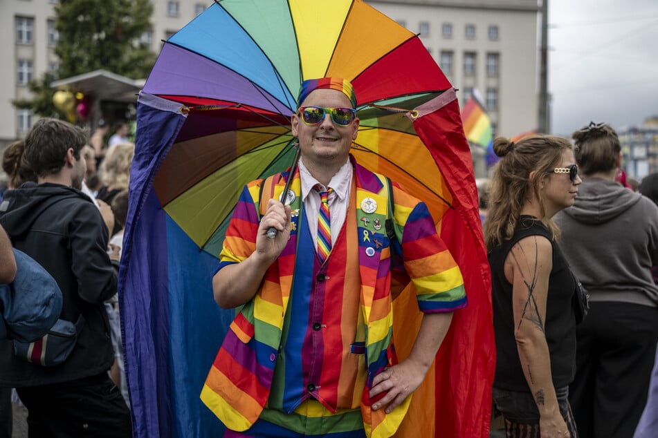 Aktivist Olaf Wunderbar (42) reiste extra aus dem Raum Rostock zum Chemnitzer CSD an.