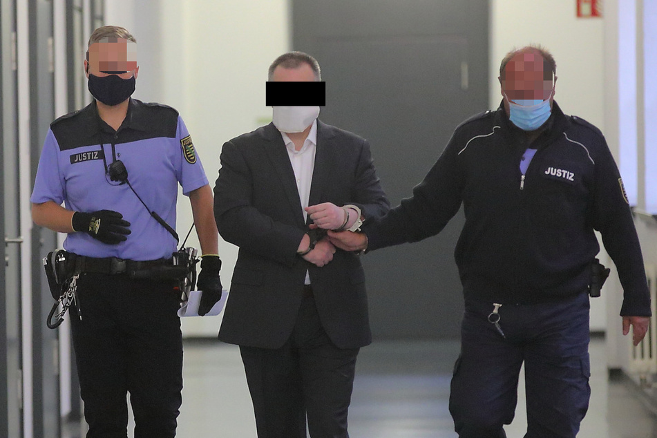Robert W. (49) verletzte seine Frau mit einem Küchenmesser so schwer, dass sie an den Verletzungen starb.