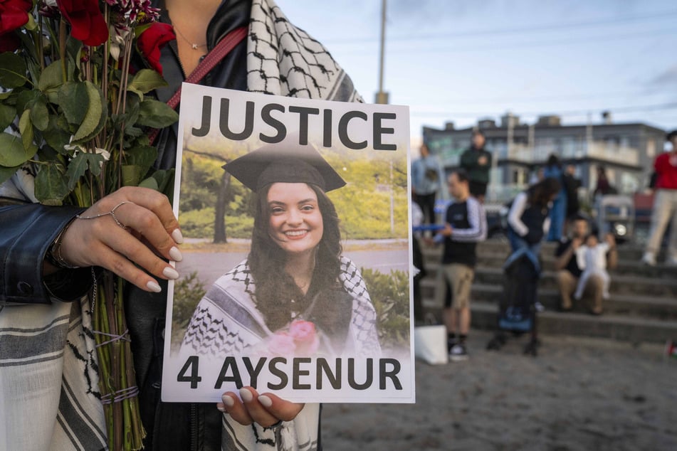 Mourners gather for a vigil for Aysenur Ezgi Eygi at Alki Beach in Seattle, Washington, on September 11, 2024.