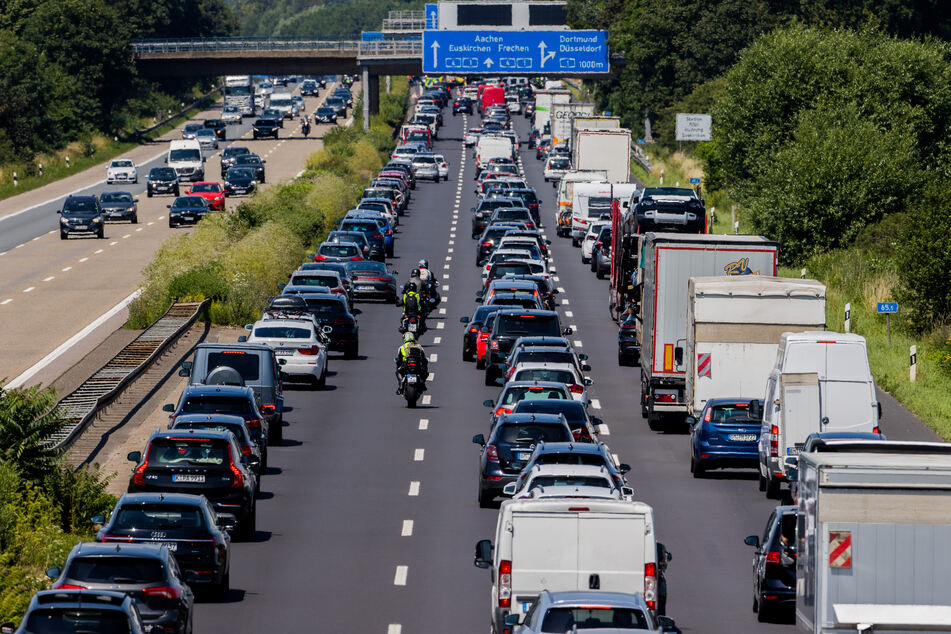 Unfall A4: Schwerer Unfall auf der A4 bei Köln: Massive Einschränkungen für Autofahrer!