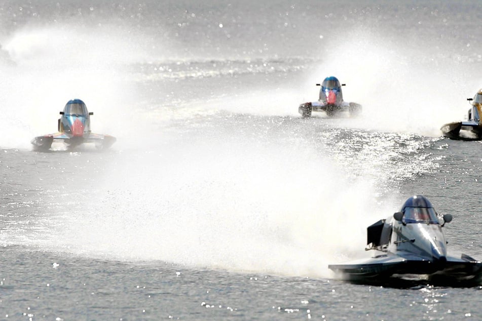 Mit 200 PS und bis zu 180 Kilometern pro Stunde sind die Boote in der "Formel 500" unterwegs.