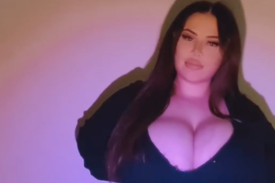 Woman with extreme breast growth earns thousands of euros through OnlyFans