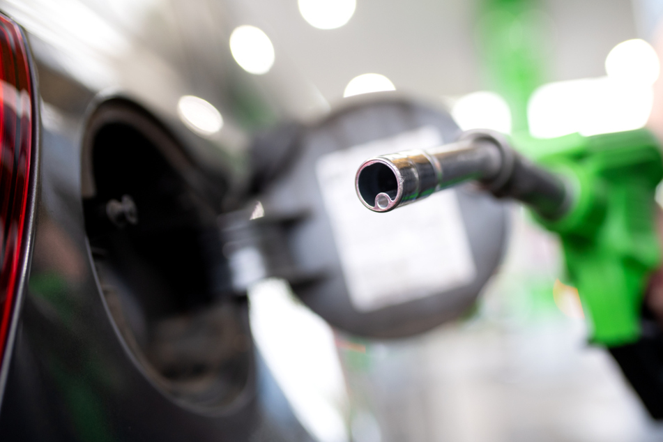 Überfall auf Tankstelle: Polizisten schnappen Täter auf der Flucht