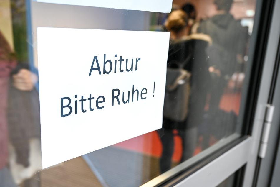 Der Berliner Schülerausschuss fordert eine Aufhebung der allgemeinen Prüfungspflicht (Symbolbild).