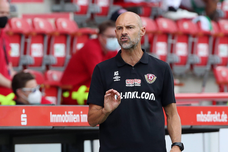 Dynamo-Trainer Alexander Schmidt bescherte das Spiel bei Union noch einmal neue Erkenntnisse.