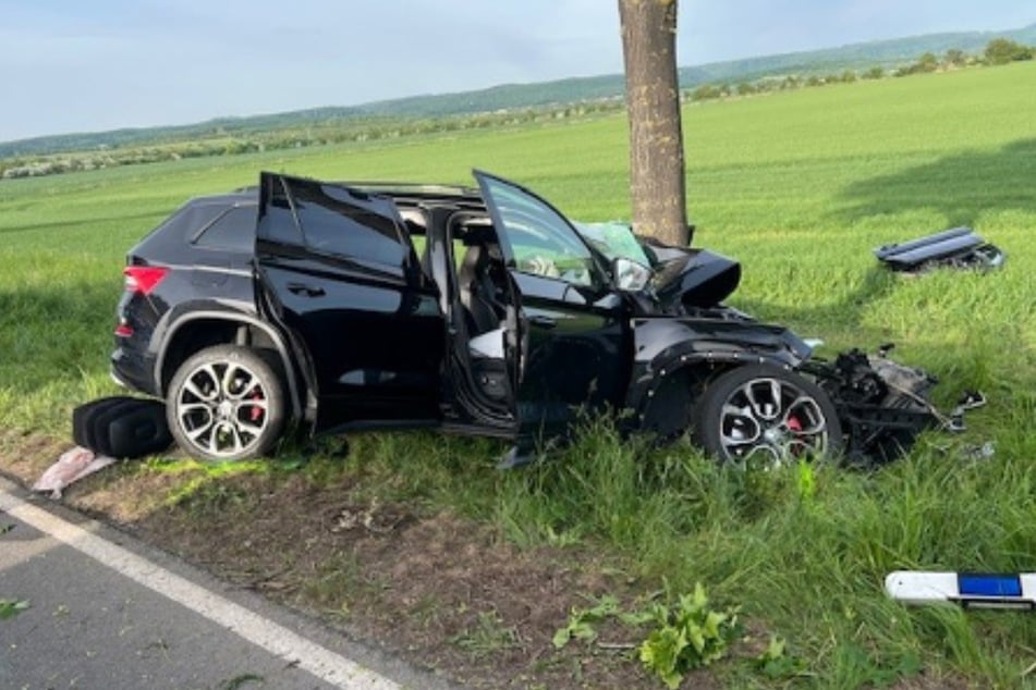 Bei Gernrode war ein Skoda nach einem Überholversuch von der Fahrbahn geschleudert worden.