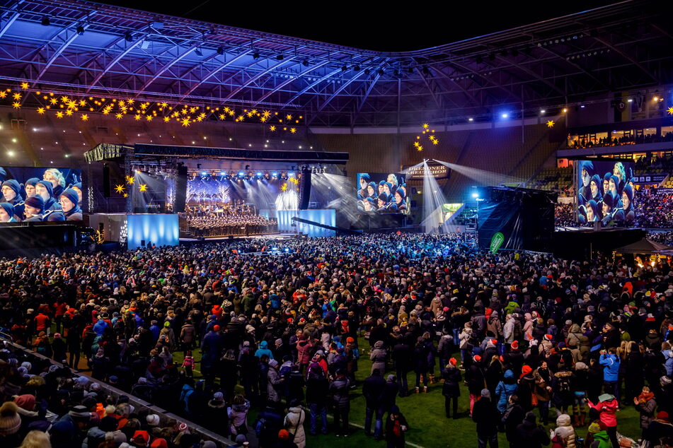 Auf die Moderation zum Adventskonzert im Stadion vor rund 20.000 Besuchern freut sich der Prinz schon.