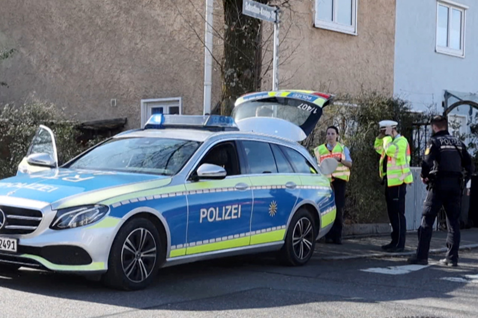 Am Freitag durchsuchte die Polizei Wohnhäuser in Niedersachsen und Sachsen-Anhalt. Sie konnten fünf Tatverdächtige festnehmen. (Symbolbild)