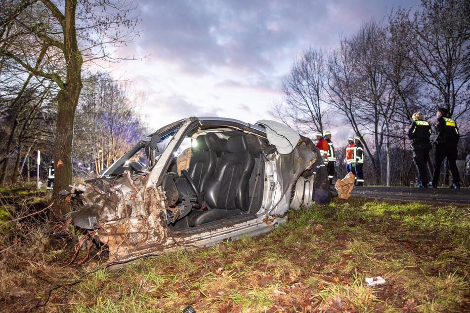 37-Jähriger bei Autounfall lebensbedrohlich verletzt