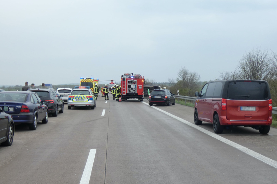 Auf der A38 hat sich am Sonntagnachmittag ein Unfall mit zwei beteiligten Autos ereignet, wodurch die Autobahn zeitweise voll gesperrt war.