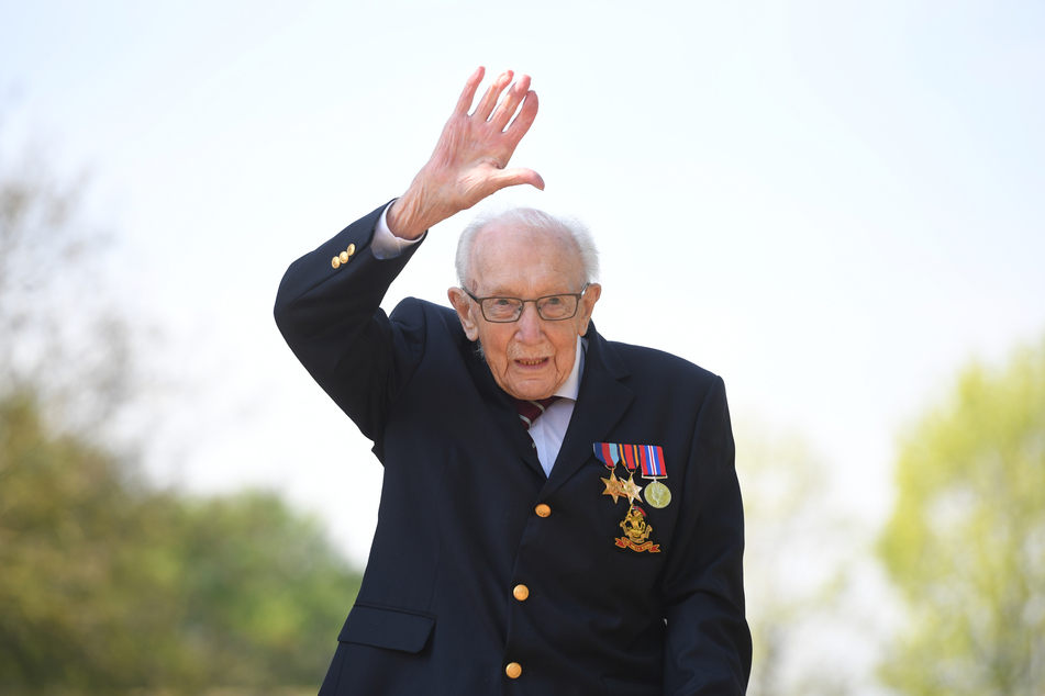 Der Kriegsveteran Captain Tom Moore ist im Alter von 100 Jahren gestorben.