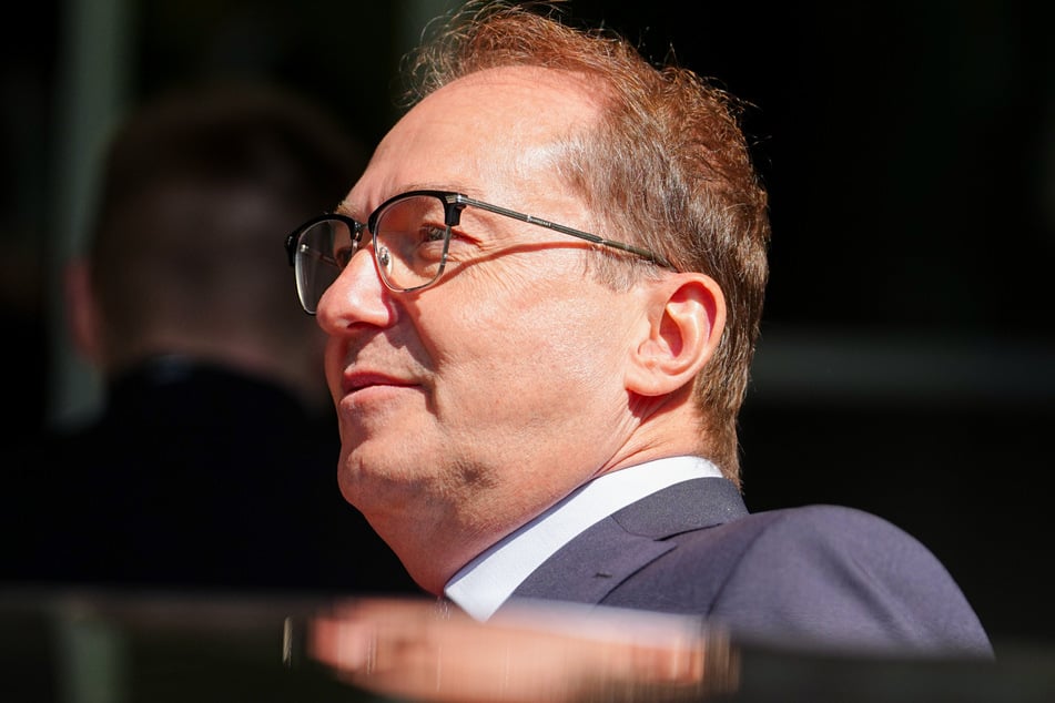 Bundesinnenminister Alexander Dobrindt (55, CSU) ist momentan in Israel.