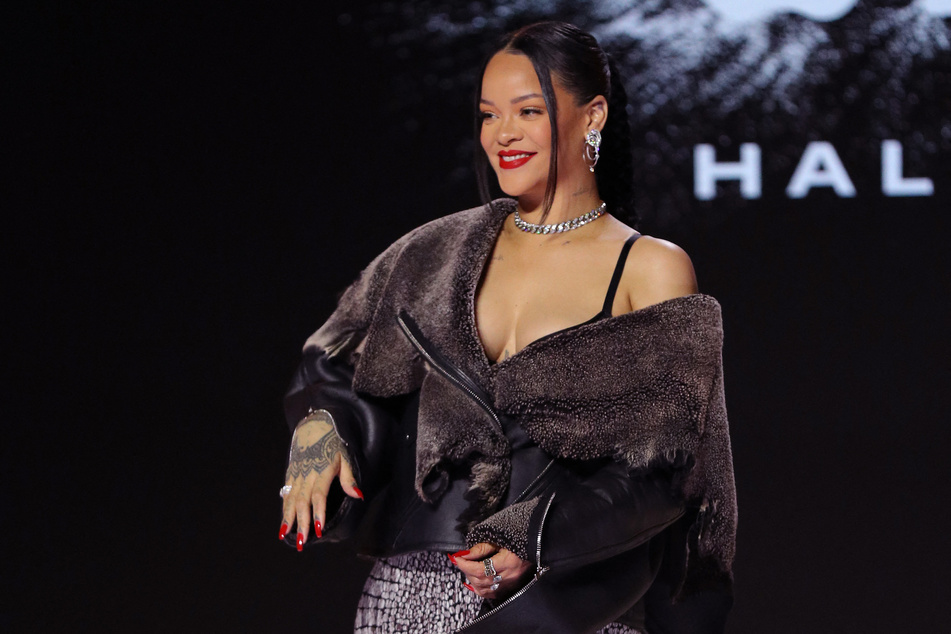 Some fans are convinced Rihanna's performance will include either an album release or a tour announcement.