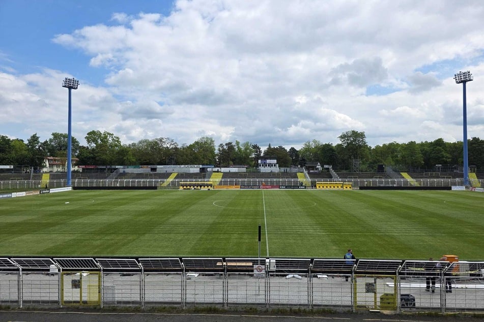 Alles noch still im Bruno. 12.30 Uhr öffnen die Stadiontore.