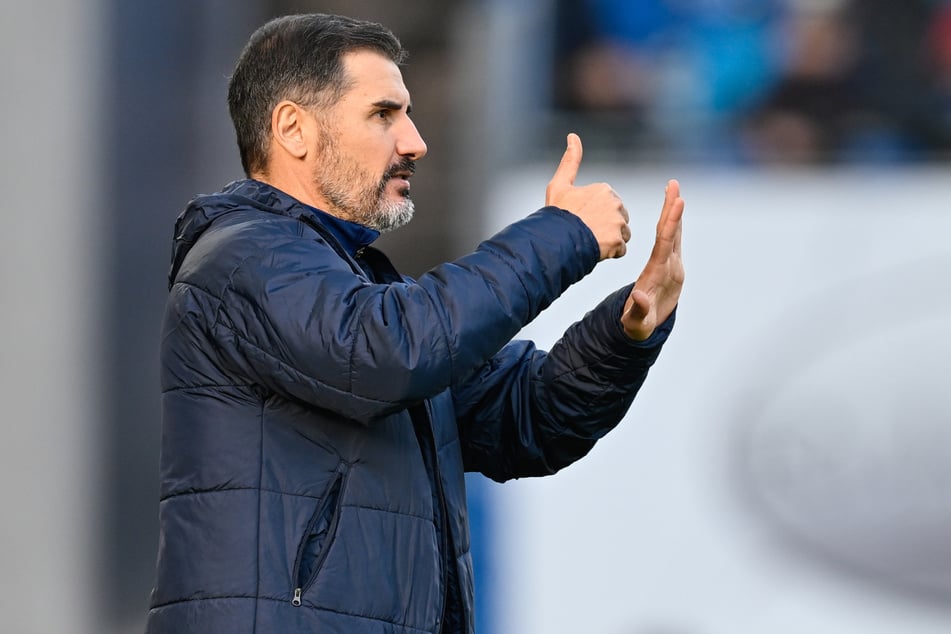 Hertha-Trainer Cristian Fiél (44) sah eine starke erste Hälfte.