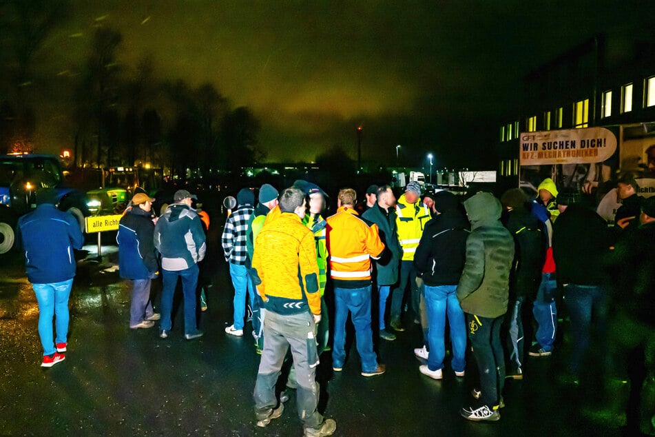 Die Demonstranten blockierten das Zentralwarenlager von Kaufland in Möckmühl.