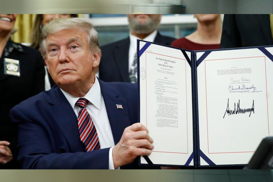 Donald Trump (74) hier bei der Unterzeichnung des Gesetzes zu Tierquälerei im November 2019 im Weißen Haus.