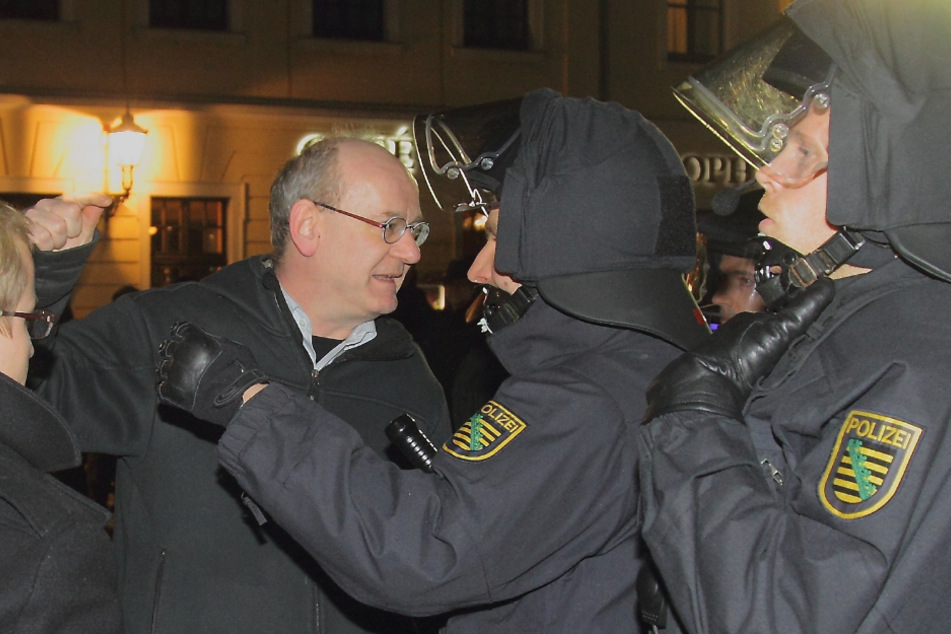 Legt sich nicht nur mit der Polizei an: Lichdi im "Streitgespräch".